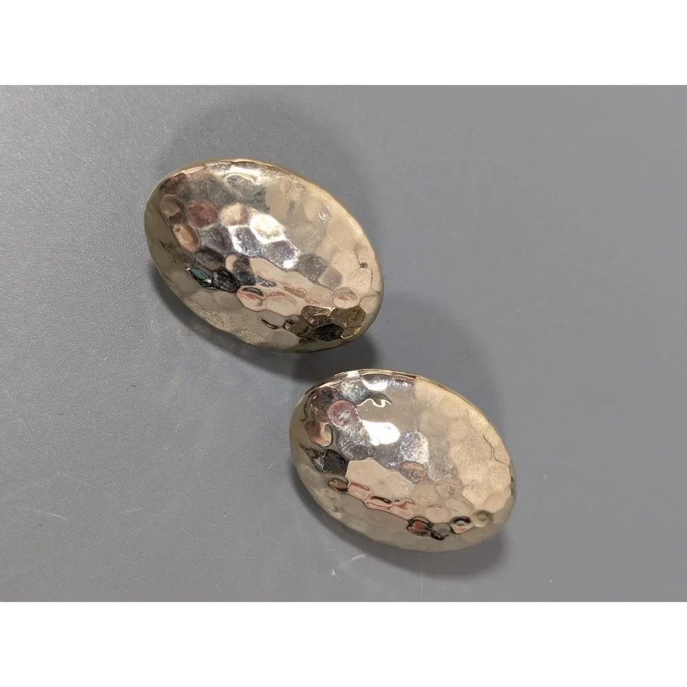 Vintage‎ Gold Tone Hammered Oval Clip On Earrings Statement Domed
